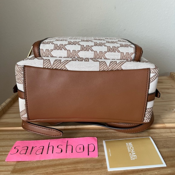 🌼Michael Kors backpack - Picture 6 of 15